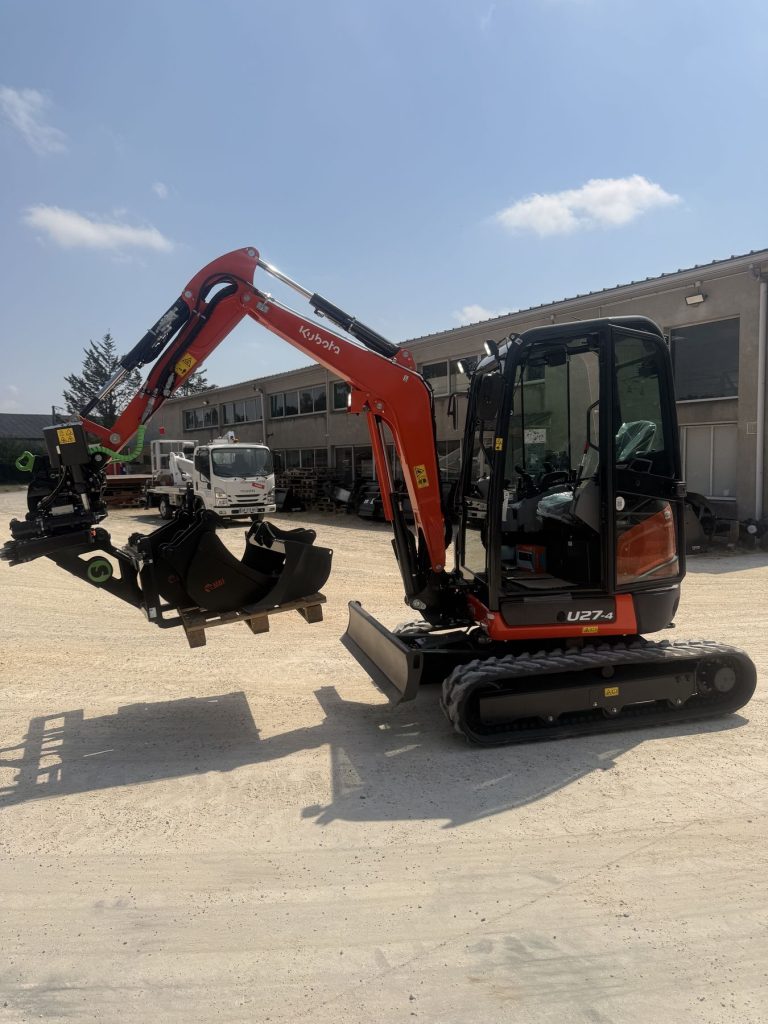Mini-pelle Kubota U27-4 avec tiltrotateur Steelwrist — 2GTP