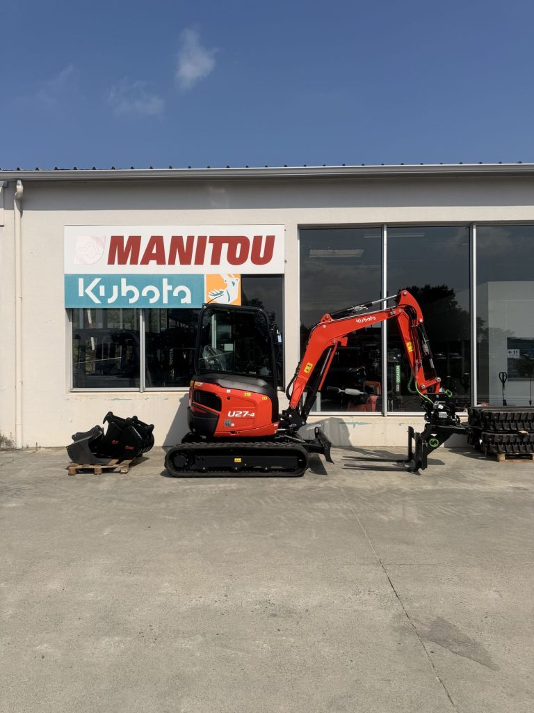 Mini-pelle Kubota U27-4 avec tiltrotateur Steelwrist — 2GTP