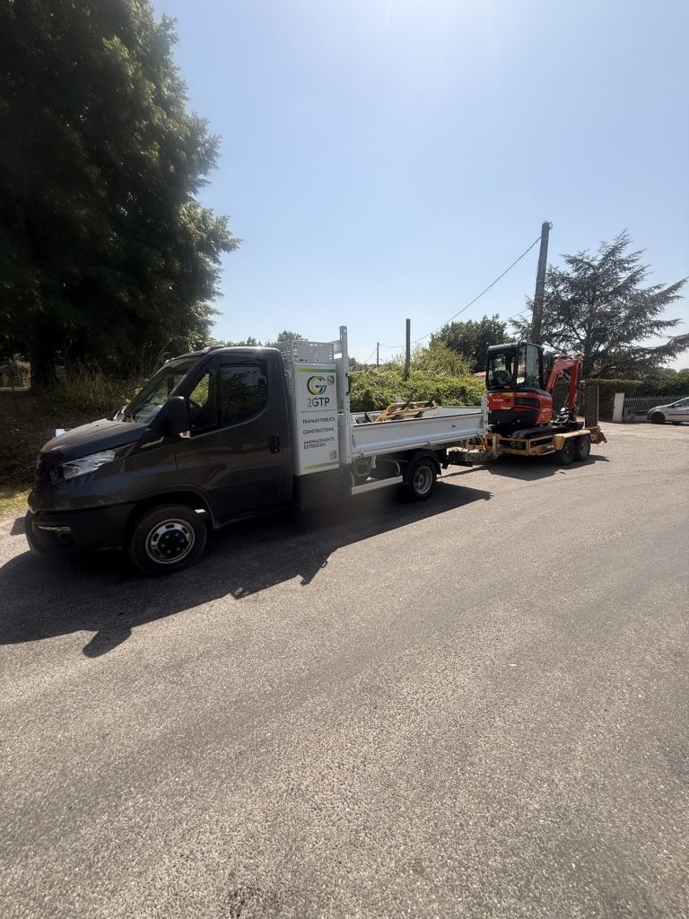 Mini-pelle Kubota U27-4 avec tiltrotateur Steelwrist — 2GTP